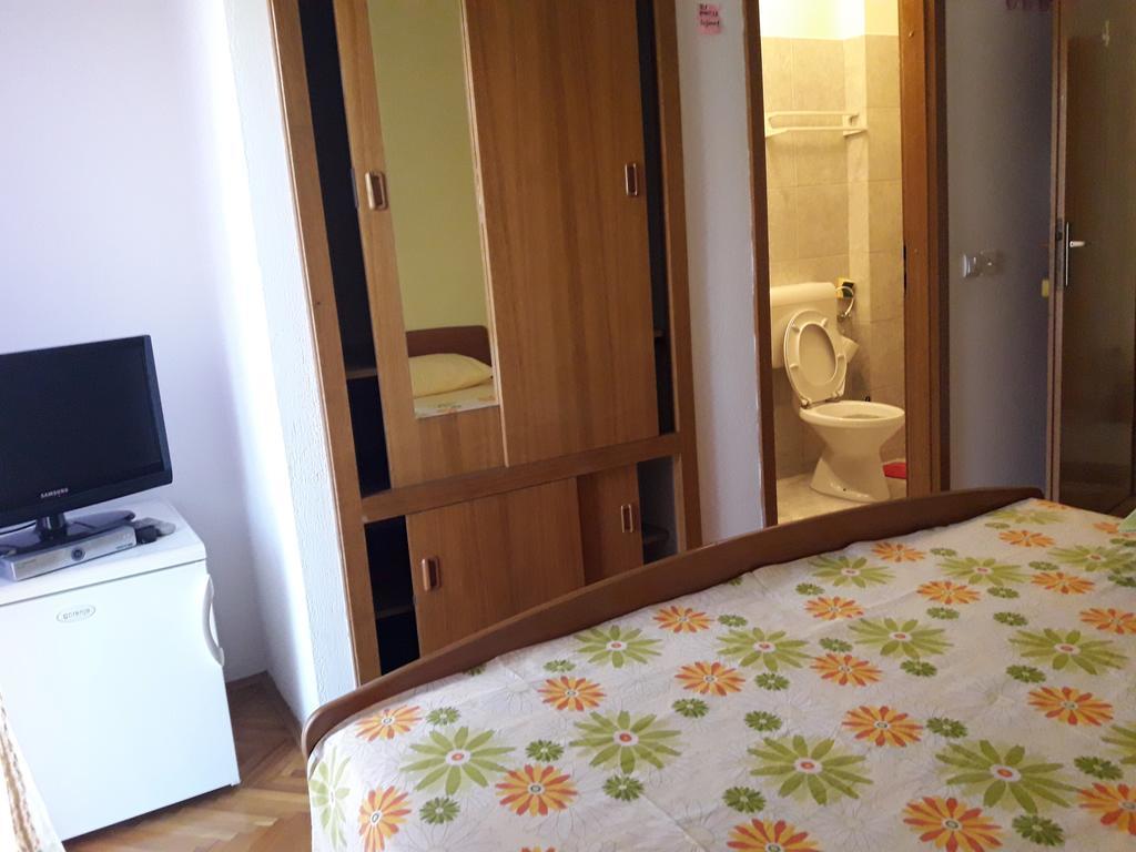 Rooms & Studio Supetar Exterior foto